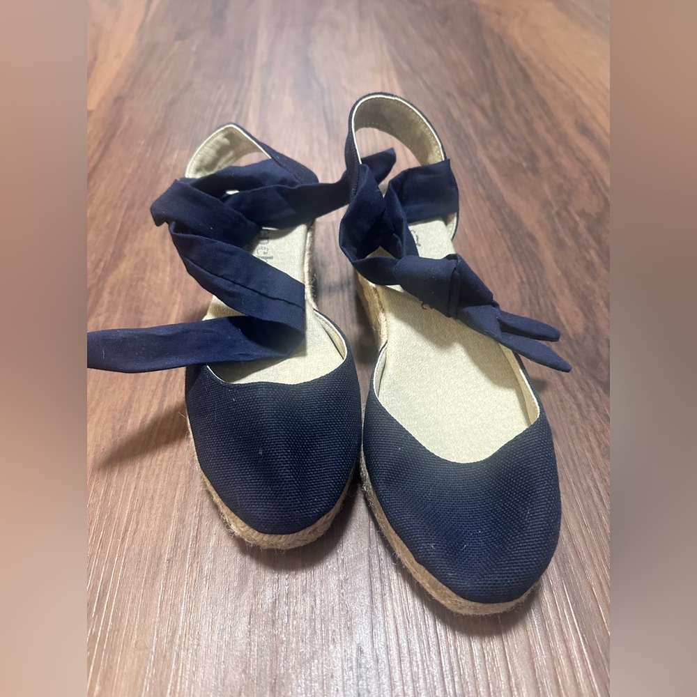 ChildrenChic Elegant Navy Espadrille with Ribbon Detail